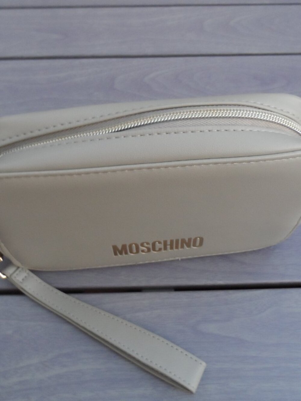 Moschino x China Airlines Collab Toiletry/Cosmetic Case - Picture 4 of 8